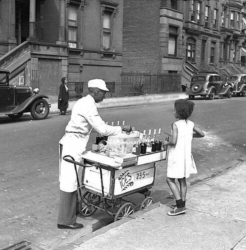 Piragua man in New York 1938