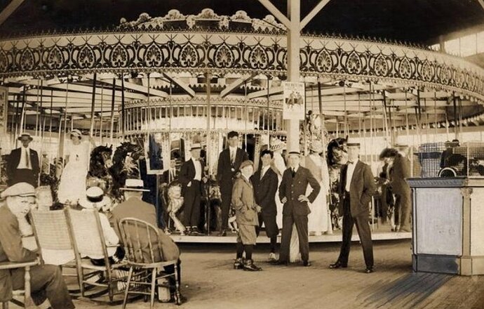 This is the Couresel at South Beach in Staten Island in 1916