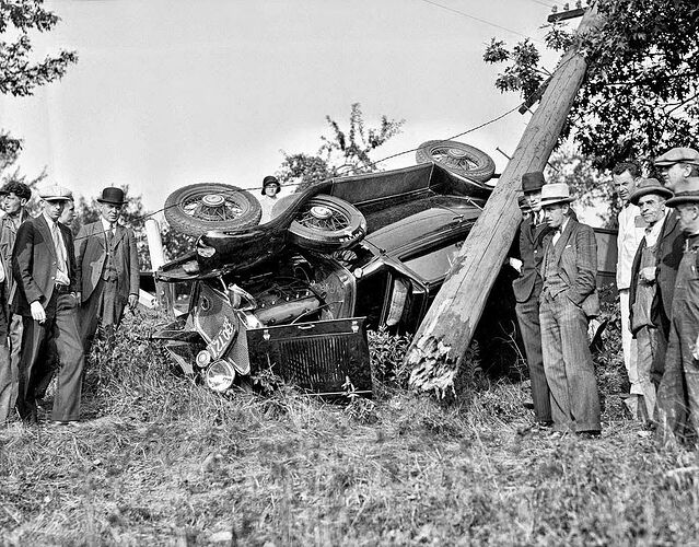 Car crash in the 1930s