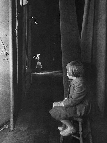 6-year old Carrie Fisher watching her mom, Debbie Reynolds, perform at the Riviera Hotel in Las Vegas in 1963