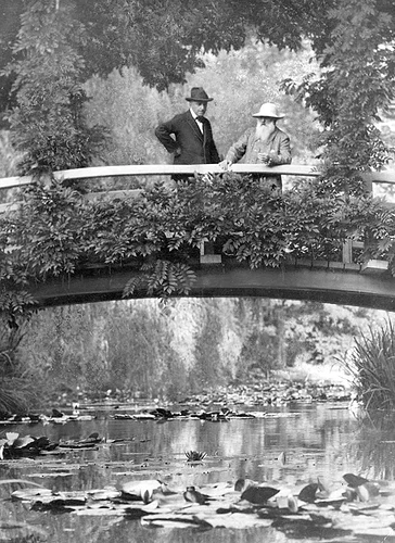 Monet_in_Garden_New_York_Times_1922