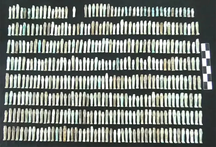400 small earthenware figurines found in the man’s tomb. Egyptian Ministry of Tourism and Antiquities