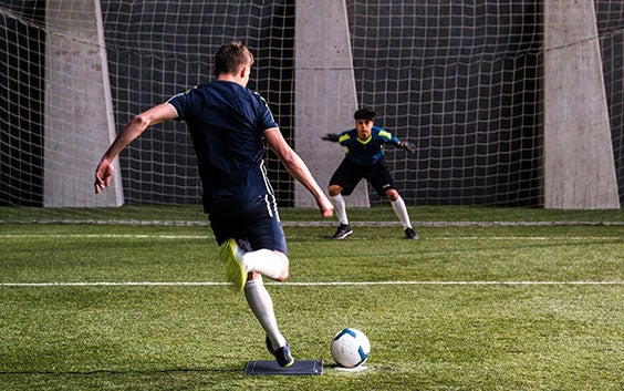 hm-footscan-technology-reveals-biomechanics-penalty-kick